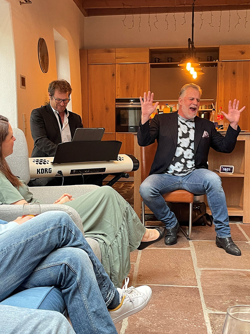 Star-Musiker zu Gast im Mitglieder-Wohnzimmer