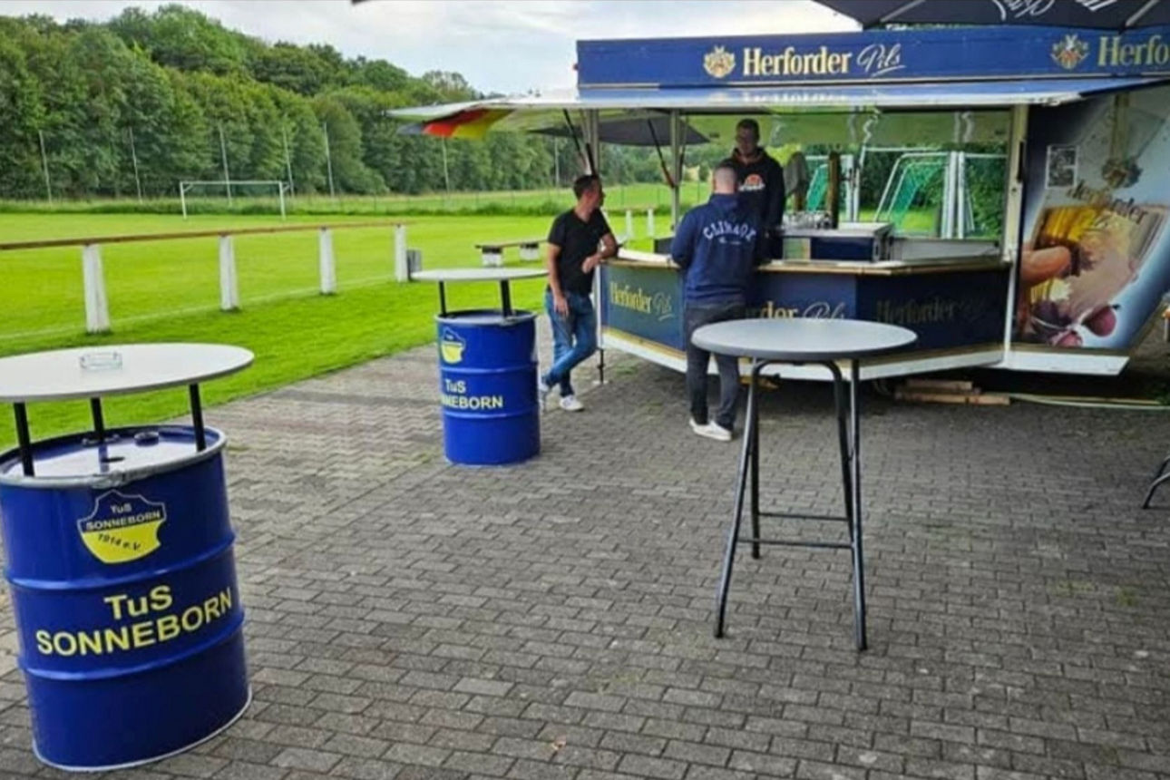 Der TuS Sonneborn sammelt über Crowdfunding für die Sanierung des Bierwagens Treffpunkt