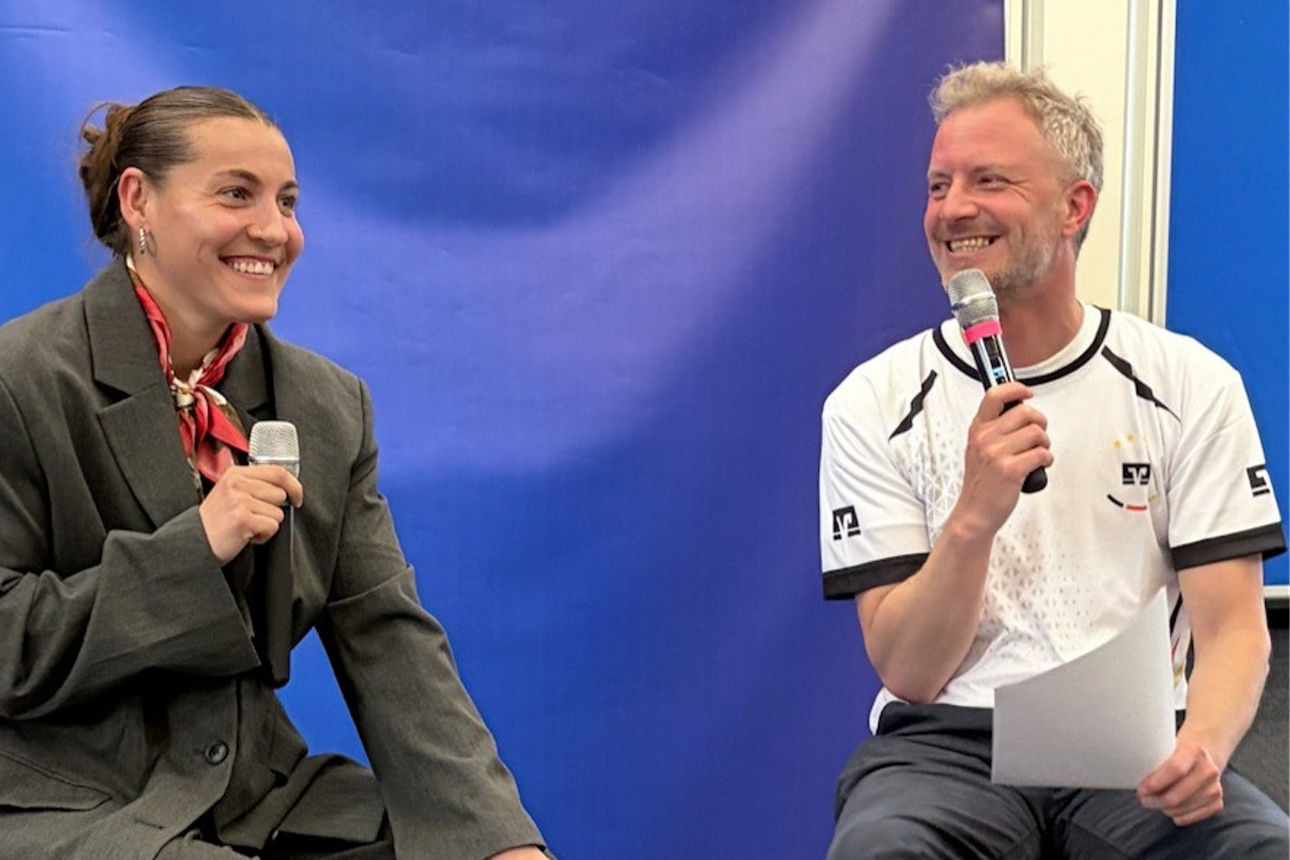 Fußballerin Carlotta Wamser und Frank Schröder im Interview