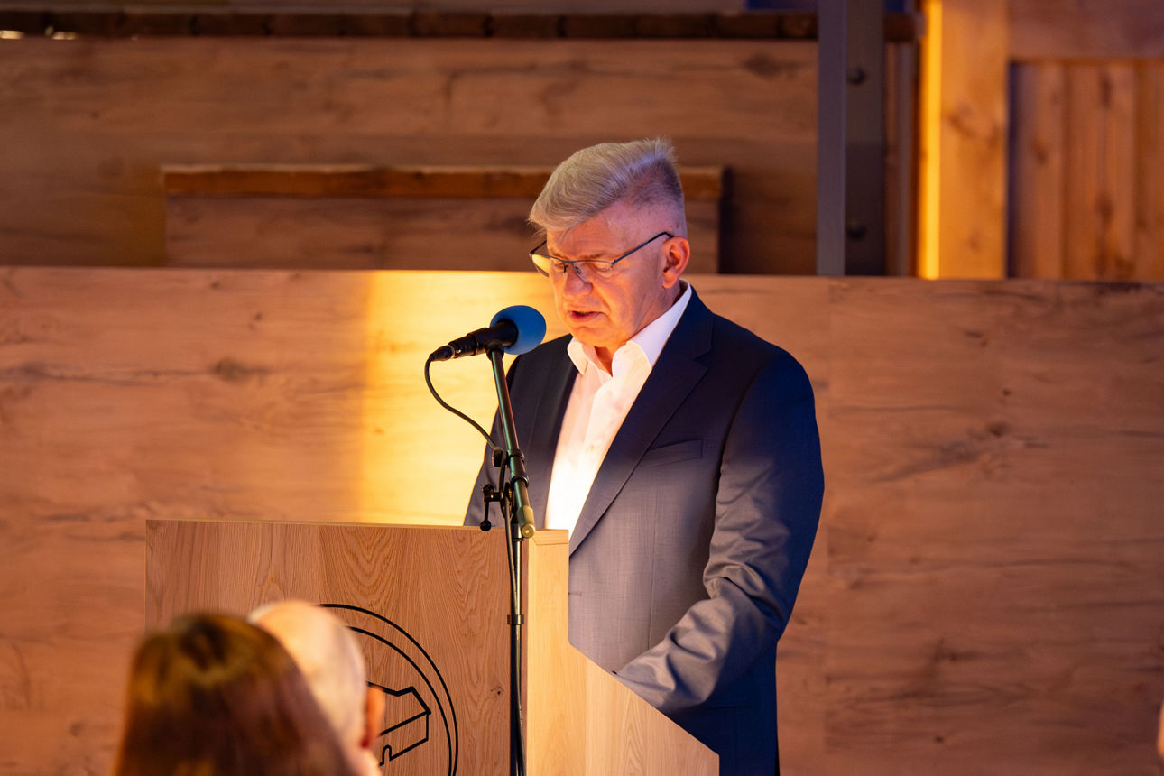 Aufsichtsratsvorsitzende Detlev Busse auf der Vertreterversammlung 2026.