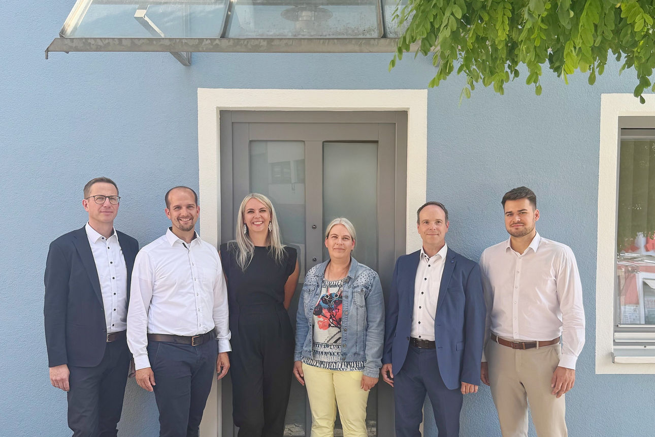 Gruppenfoto der Ansprechpartner R+V