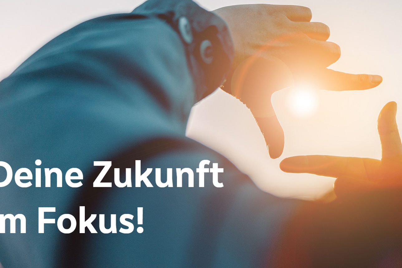GettyImages-1361496553_Zwei-Hände-Fokus-um-Sonne