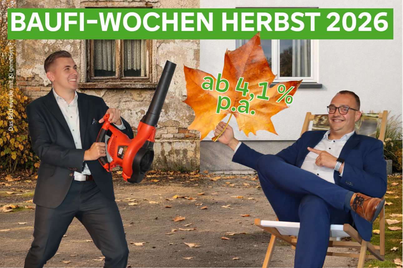 Baufi-Wochen Herbst 2026: Zwei Männer in Anzügen, Laubbläser, Liegestuhl und Hinweis auf 4,1 % p.a. in herbstlicher Szene