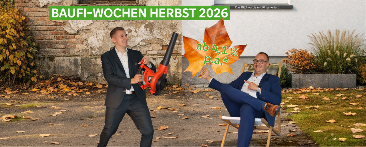 Baufi-Wochen Herbst 2026: Zwei Männer in Anzügen, Laubbläser, Liegestuhl und Hinweis auf 4,1 % p.a. in herbstlicher Szene