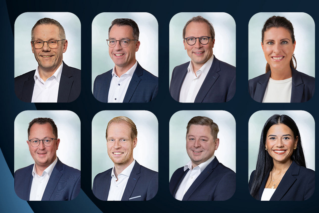 Es handelt sich um eine Collage aus 10 einzelnen Portraitfotos. 8 männliche Kollegen und 2 weibliche Kolleginnen. Sie alle lächeln in die Kamera.