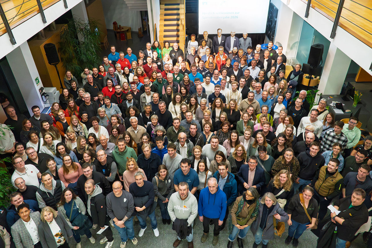 Gruppenbild der Spendenempfänger