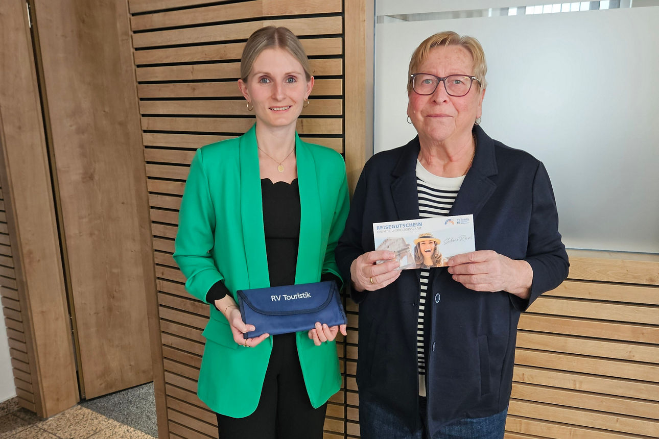 Apple-Set übergabe an Gewinnsparerin