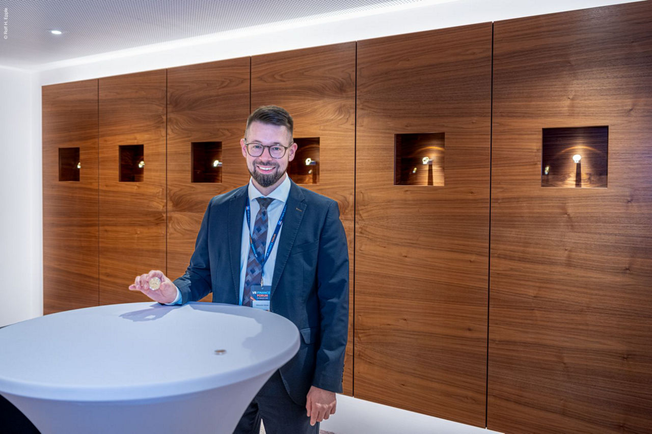 Sebastian Müller beim VR Finance Forum 2026 in der Goldlounge