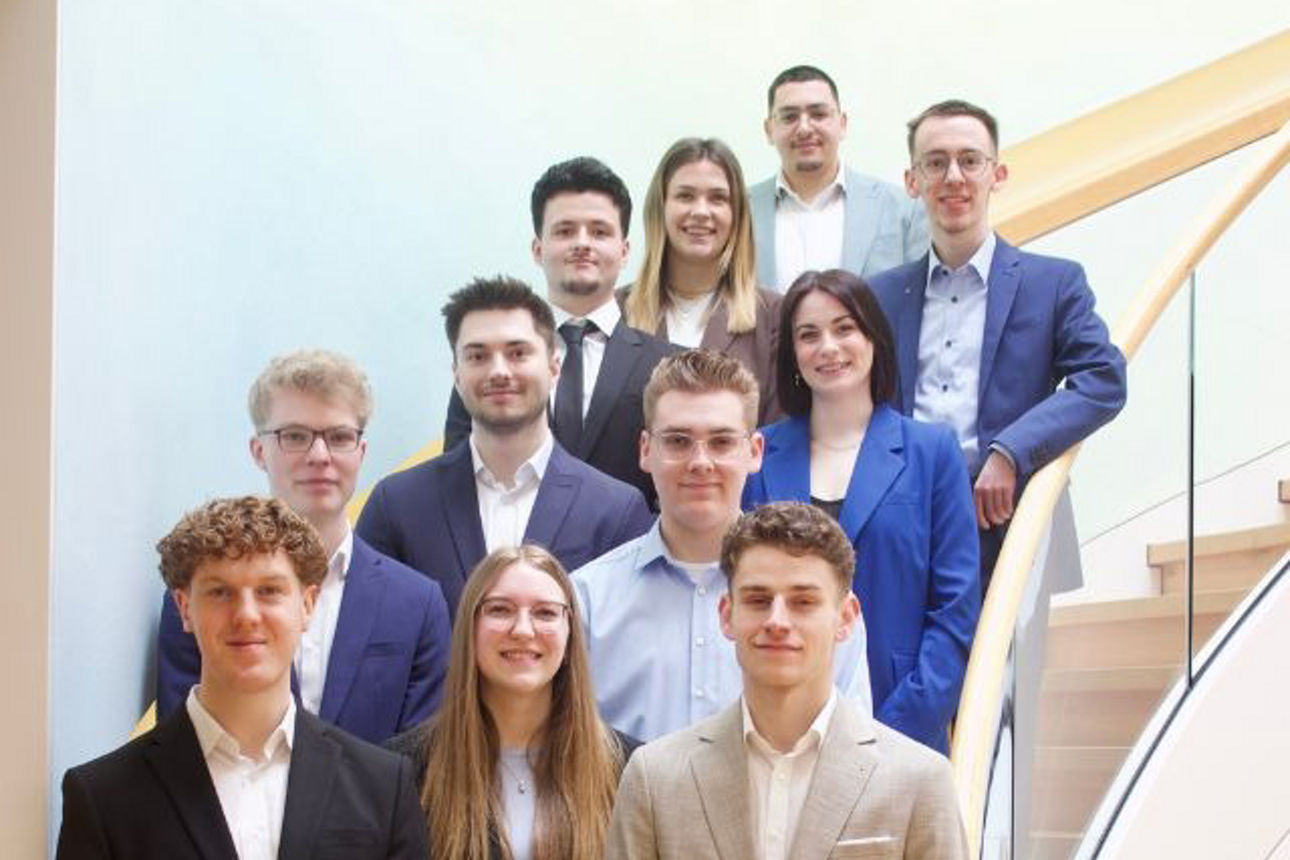 Gruppe Auszubildende der Volksbank Sauerland im Beratungszentrum Schmallenberg.