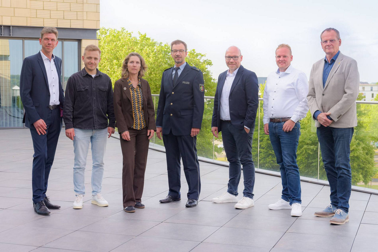 Gruppenfoto der Zukunftswerkstatt zum Thema: Kampf gegen Unfälle im Kreis
