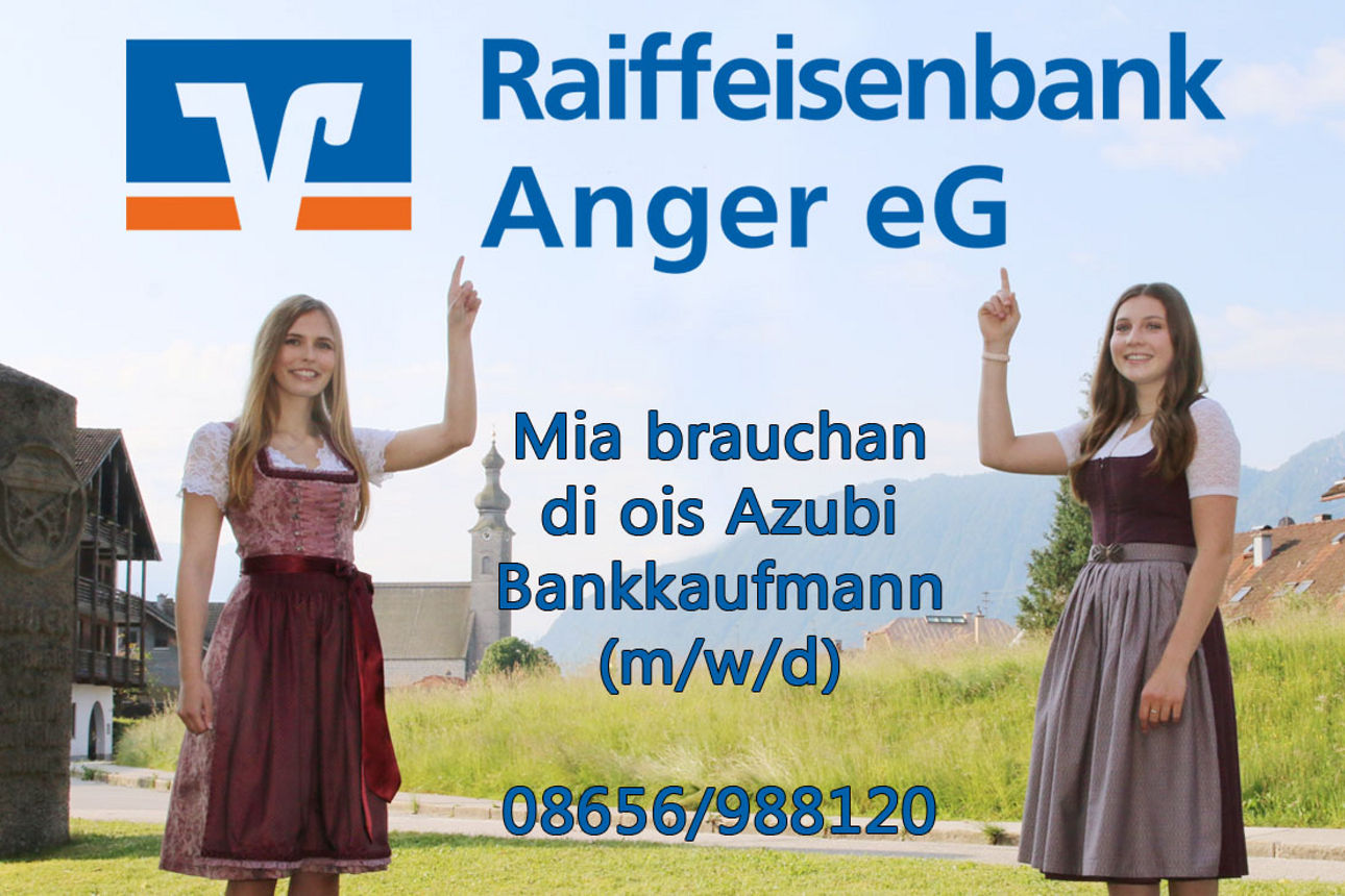 Zwei Frauen bei der Gratulation des Abschlusses der Ausbildung zur Bankkauffrau