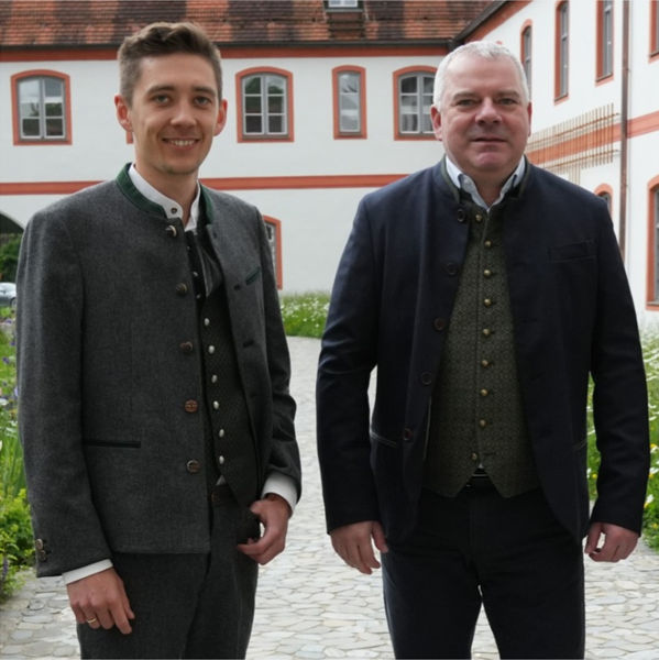 Bild - von links: Florian Fent (Vorstand), Christian Glasauer (Vorsitzender)