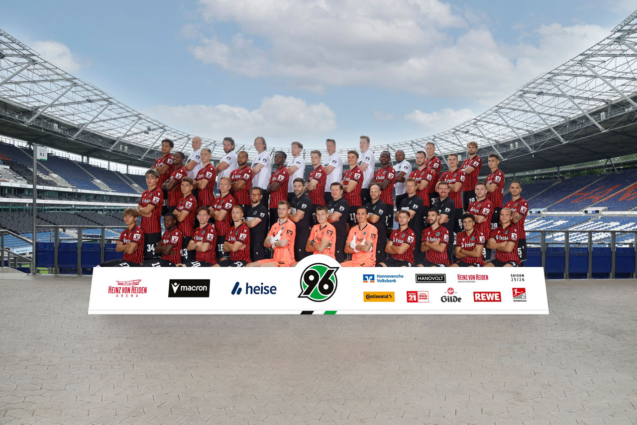 Hannover 96 Spieler am Ball