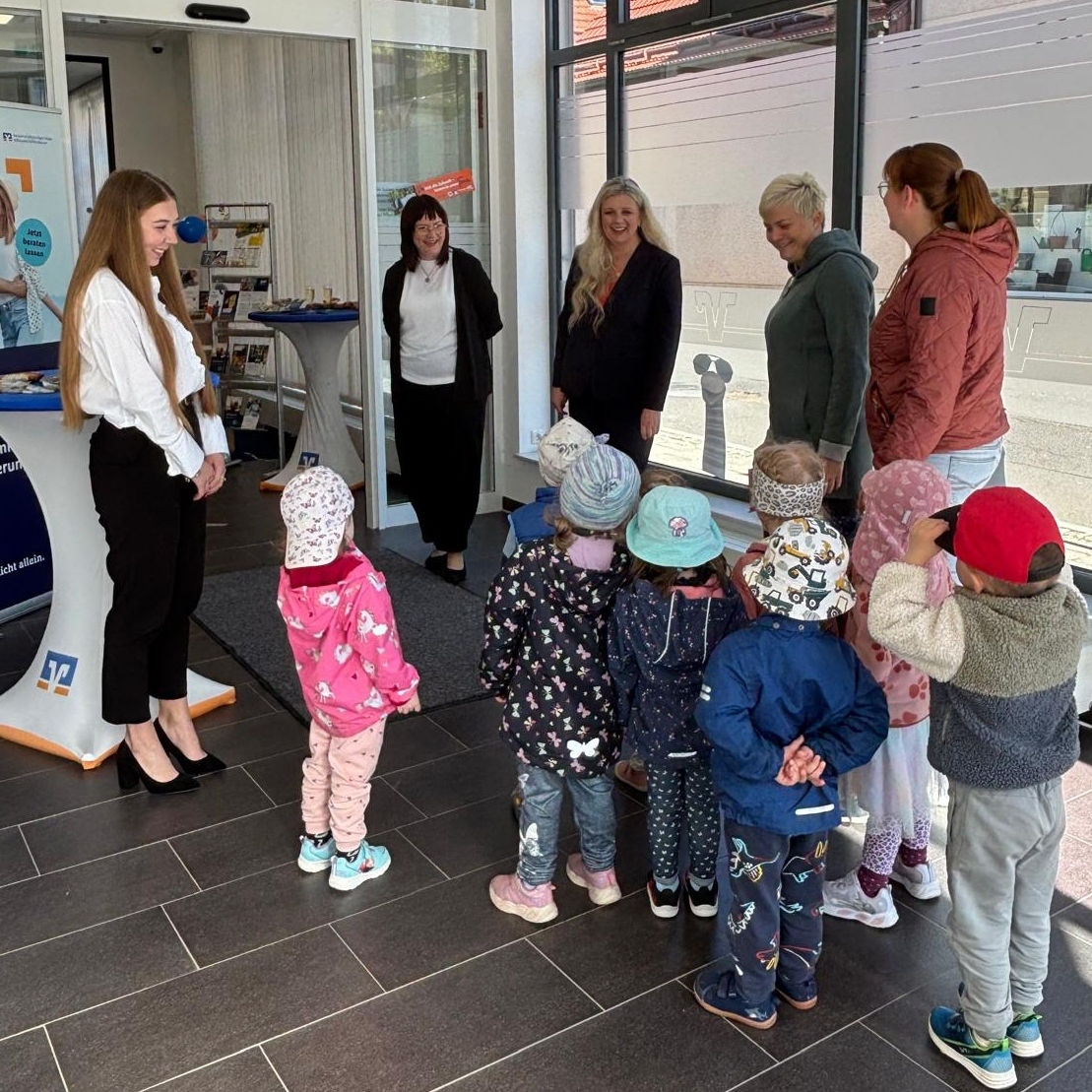 Besuch der Kita in unserer Filiale in Steinbach-Hallenberg