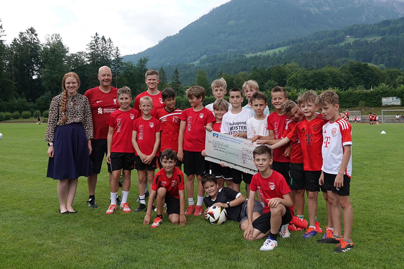 1.000 Euro für den Fußballnachwuchs der SG Schönau