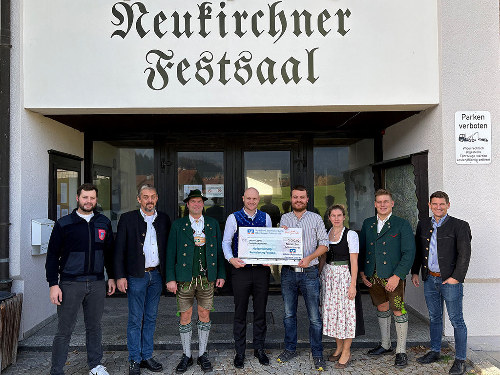VR Bank unterstützt Neukirchner Ortsvereine einer Spende