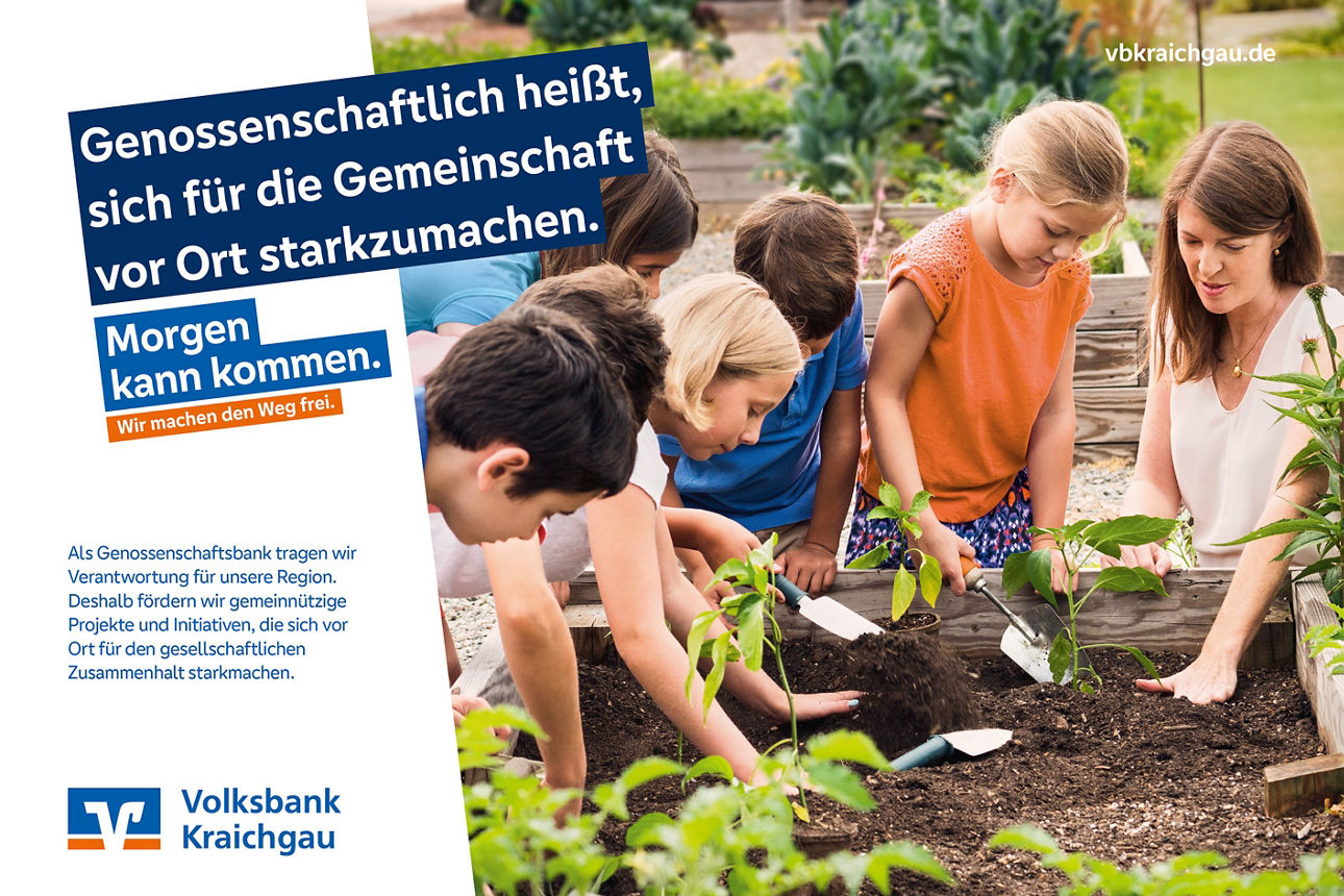 Anzeige zum Thema Regionale Verantwortung. Motiv: Kinder pflanzen ein Beet