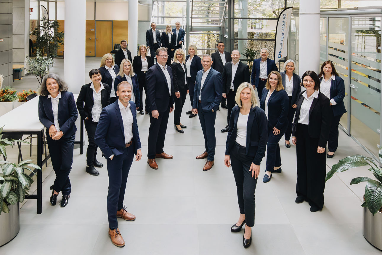 Gruppenbild in der Schalterhalle