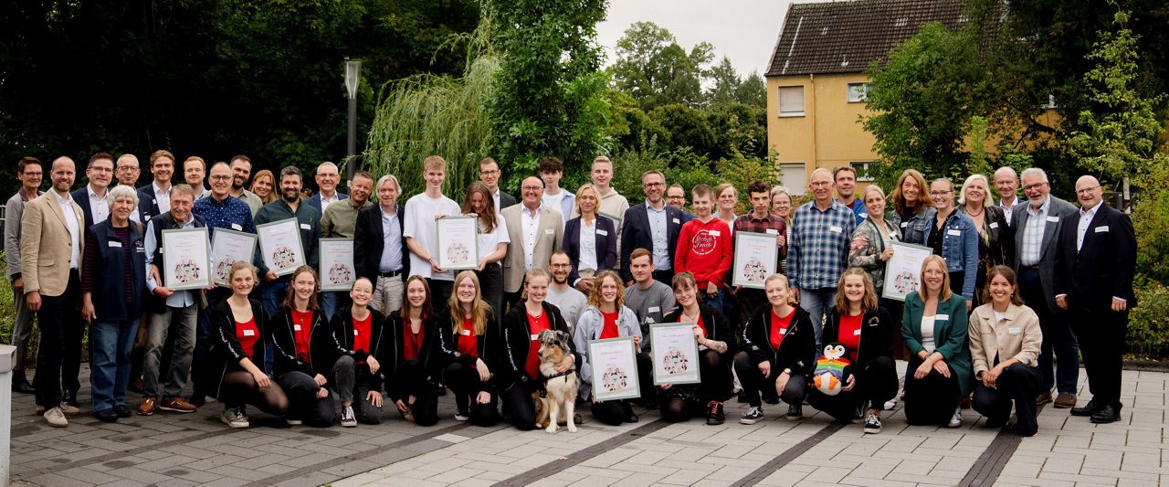 Viele Personen neben einander