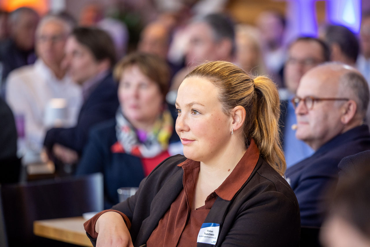 Vivian Tauschwitz beim Wirtschaftslunch 2025 der VBLH