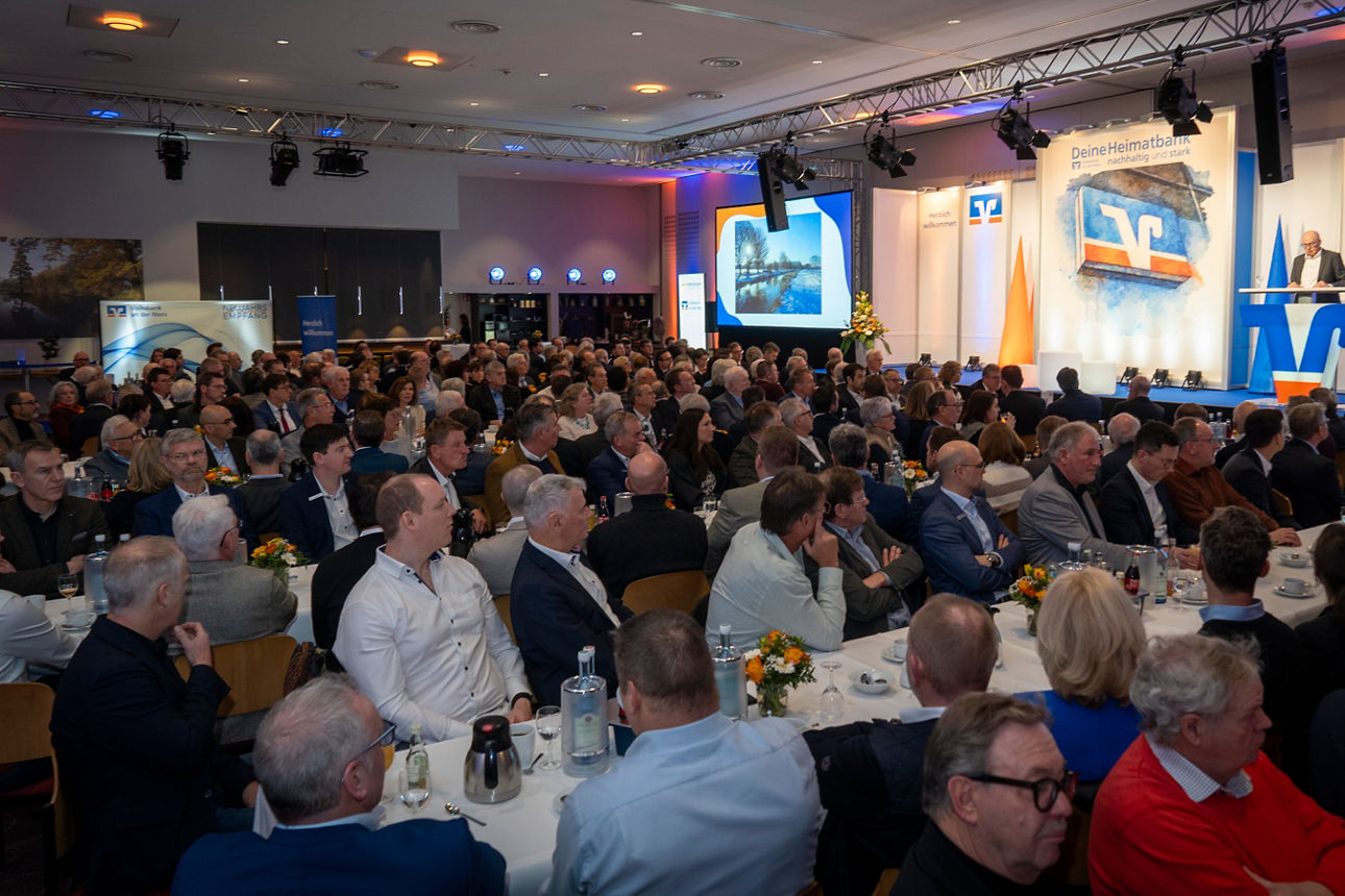 Neujahrsempfang der Volksbank an der Niers eG - gezeigt wird die Menge