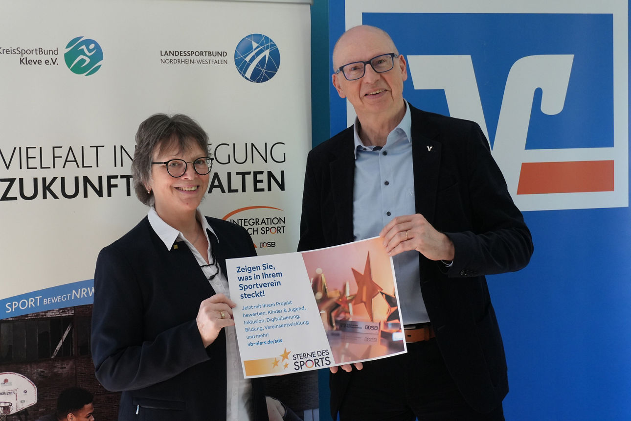 Ulla Schrawen (Vorsitzende des KreisSportBund Kleve e.V.), Wilfried Bosch (Vorstandsmitglied Volksbank an der Niers)