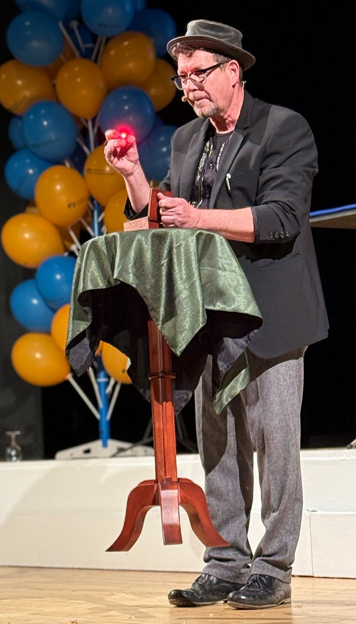 Andreas Galsterer verzauberte das Publikum