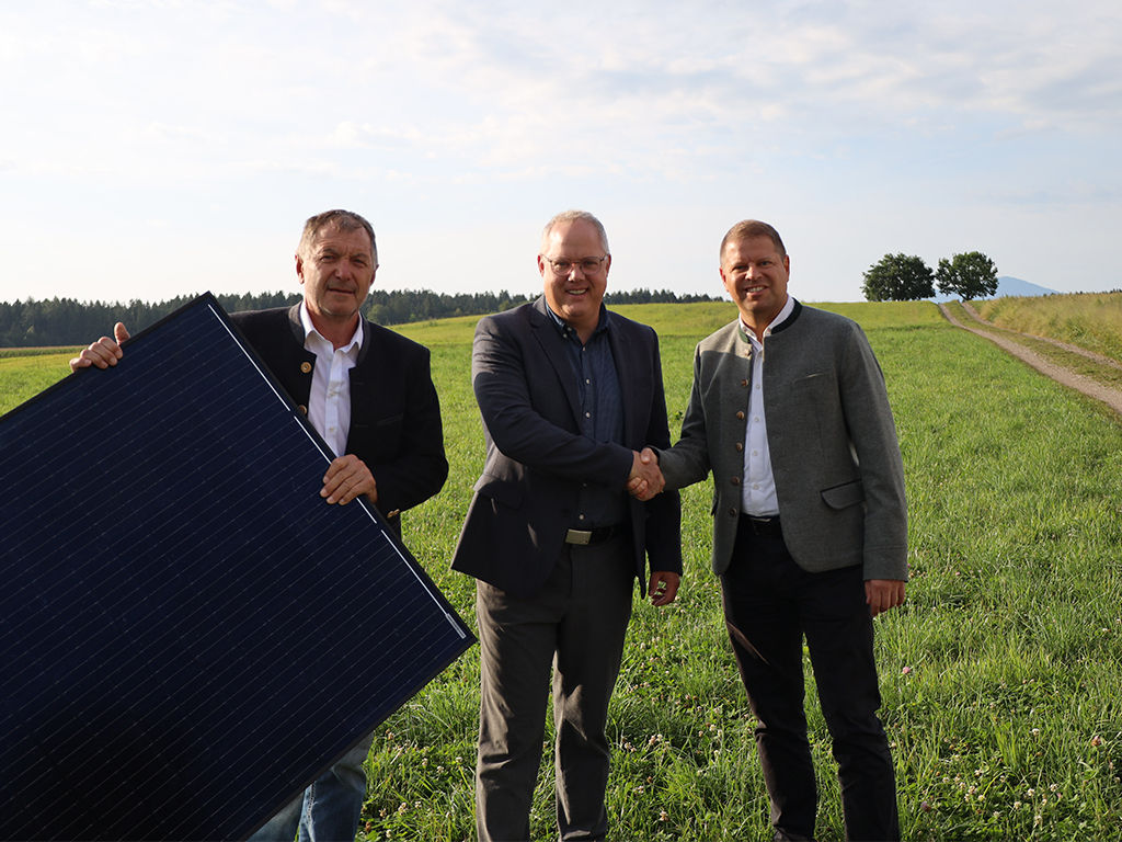 Bauarbeiten für den Bürger-Solarpark in Pat-tenham haben begonnen