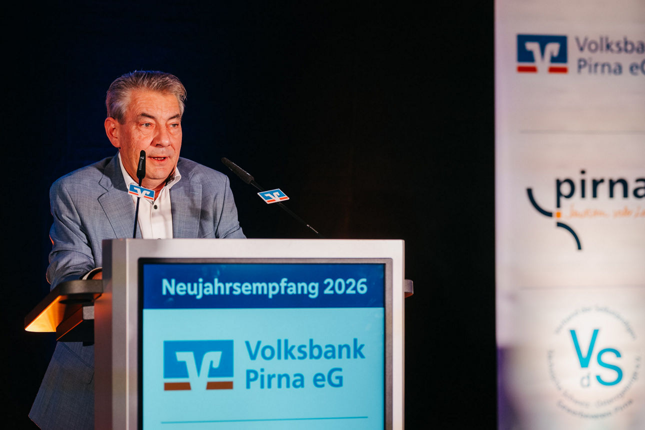 Pirnas Oberbürgermeister Tim Lochner begrüßt die Gäste.