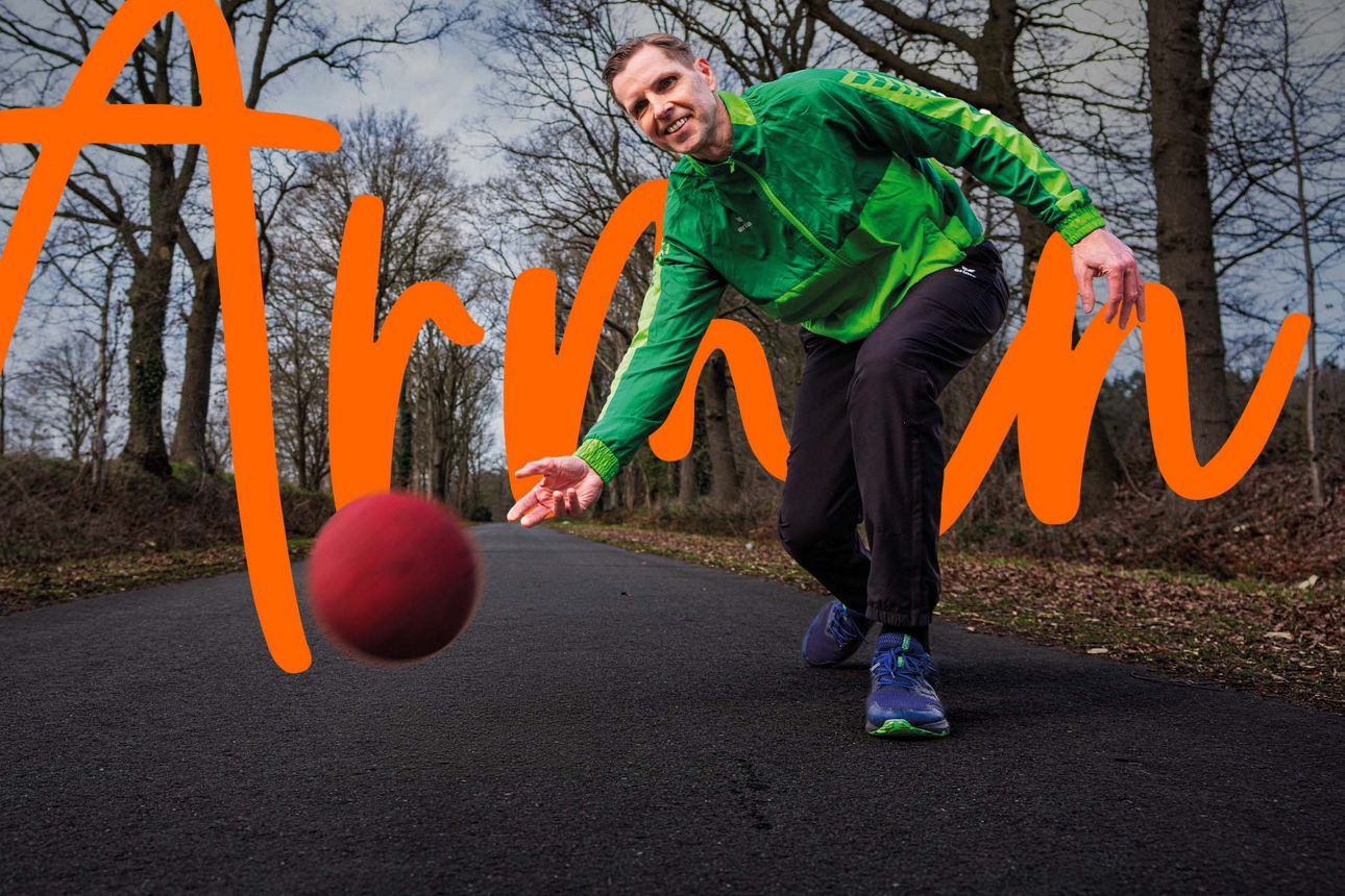 Boßler auf Landstraße