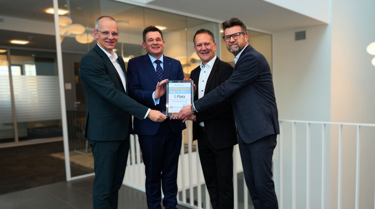 Übergabe der Auszeichnungen “BESTE BANK vor Ort 2026” an die VR-Bank Ostalb eG