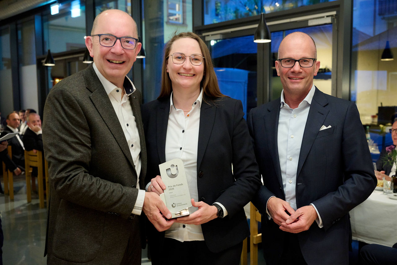 V. l. Josef Hodrus (Vorstandssprecher VBAO), Stephanie Bernickel (Vorständin VBAO), Giovanni Gay (Vorstandsmitglied Union Inv