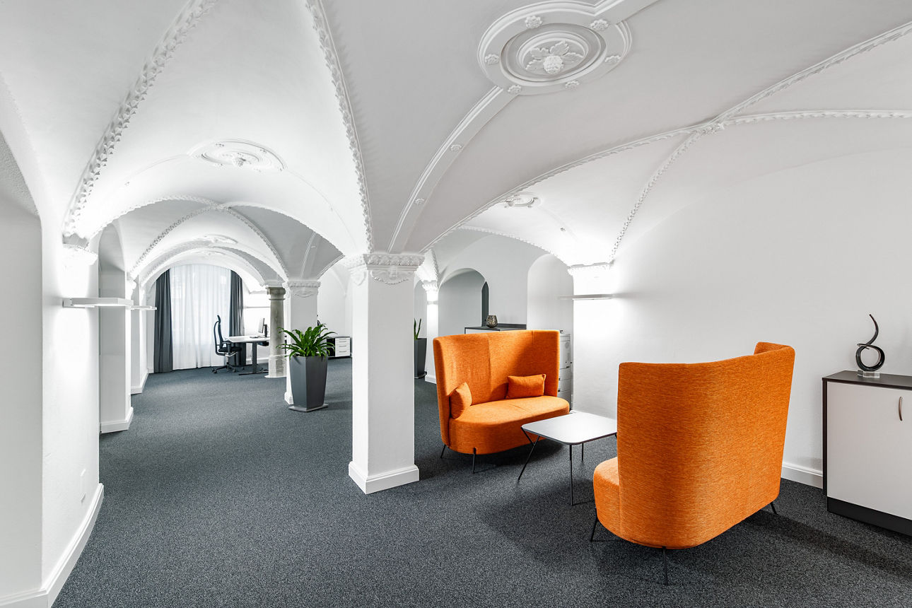 Blick in den neu gestalteten Beratungsbereich unserer Geschäftsstelle am Rathausplatz