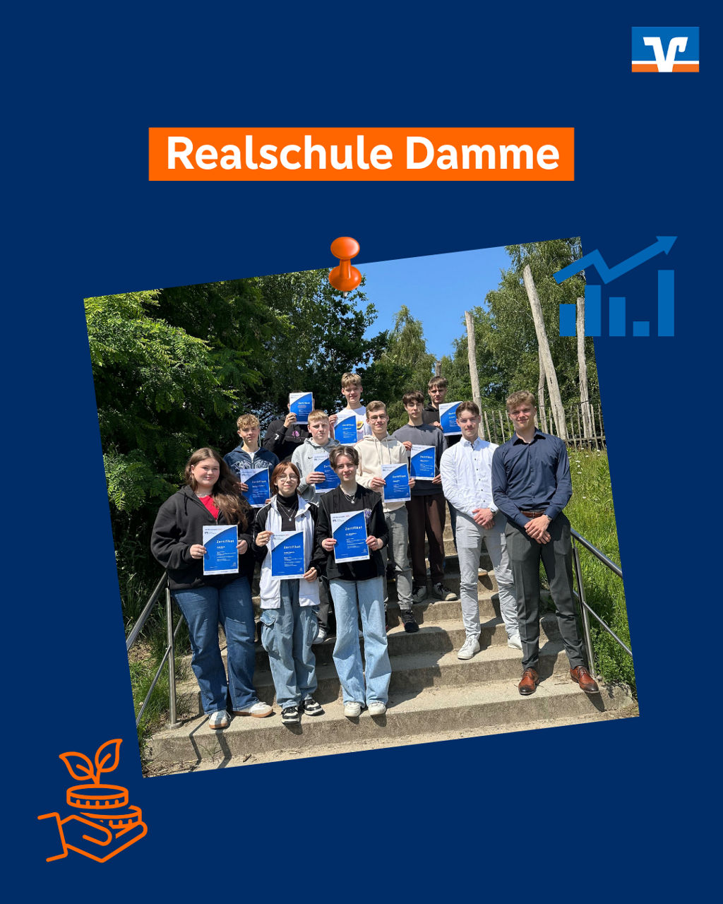 Gruppenbild mit Teilnehmern vom VR-Börsenspiel