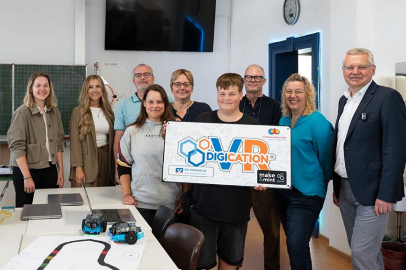 Spendenübergabe VR-DIGICATION