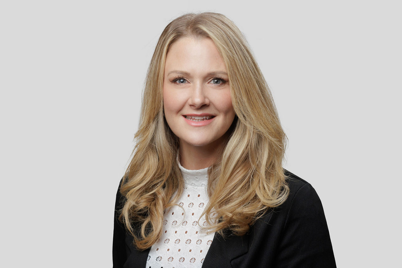 Portrait von Jennifer Feyrer, Ausbilderin bei der Volksbank Darmstadt Mainz eG