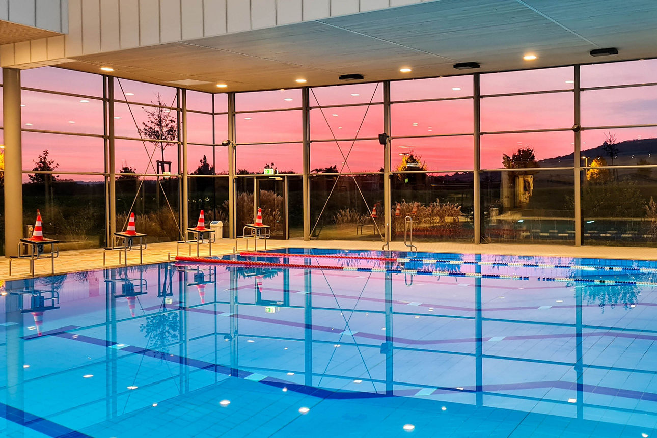Schwimmbecken der Rheinwelle, © rheinwelle