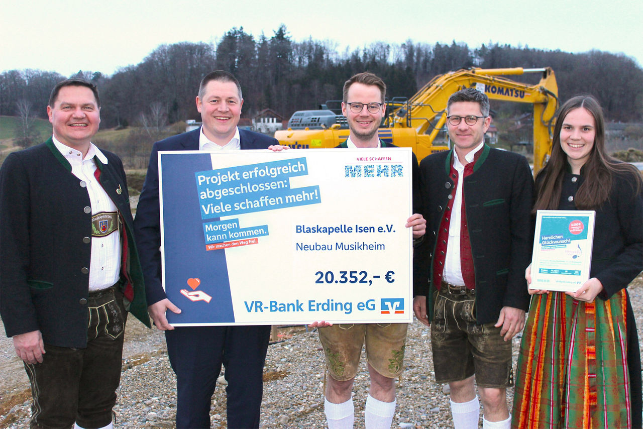 Blaskapelle Isen e.V. bei der Spendenübergabe