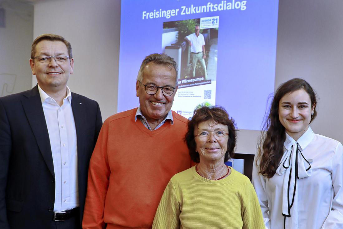 FS-Bank Vorstand Bernhard Nickel, Rainer Teschner, Martina Hanold (Agenda21) und Sandra Neumayer (Nachhaltigkeitsmanagerin)