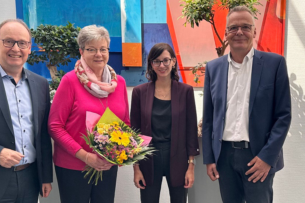 Angelika Lumme, Vorstandsmitglieder Hans-Georg Funke und Klaus Köster sowie die Prokuristin Katharina Wolff