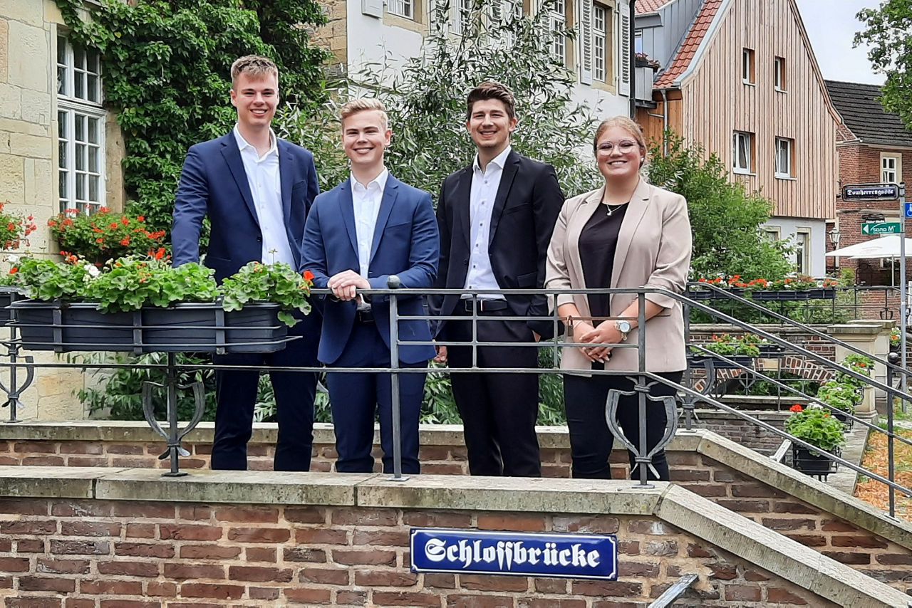 Foto von (v.l.) Len Imkamp, Lasse Albrecht, Fabio-Jona Materne und Lina Wintermeyer