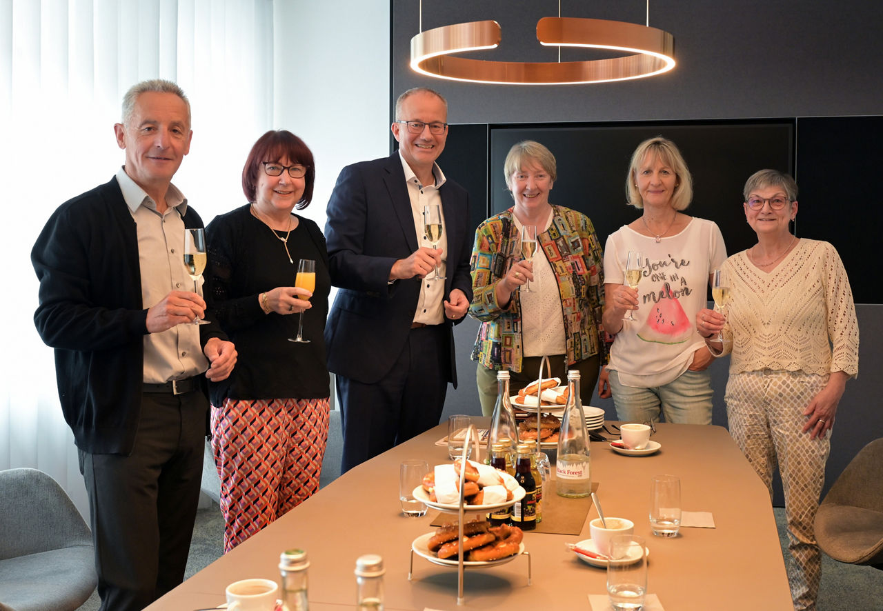 von links: Theofried Schmidbauer, Ute von Wolffersdorff, Till Meßmer, Heike Lommel,  Ingrid Ullmer und Renate Rölle