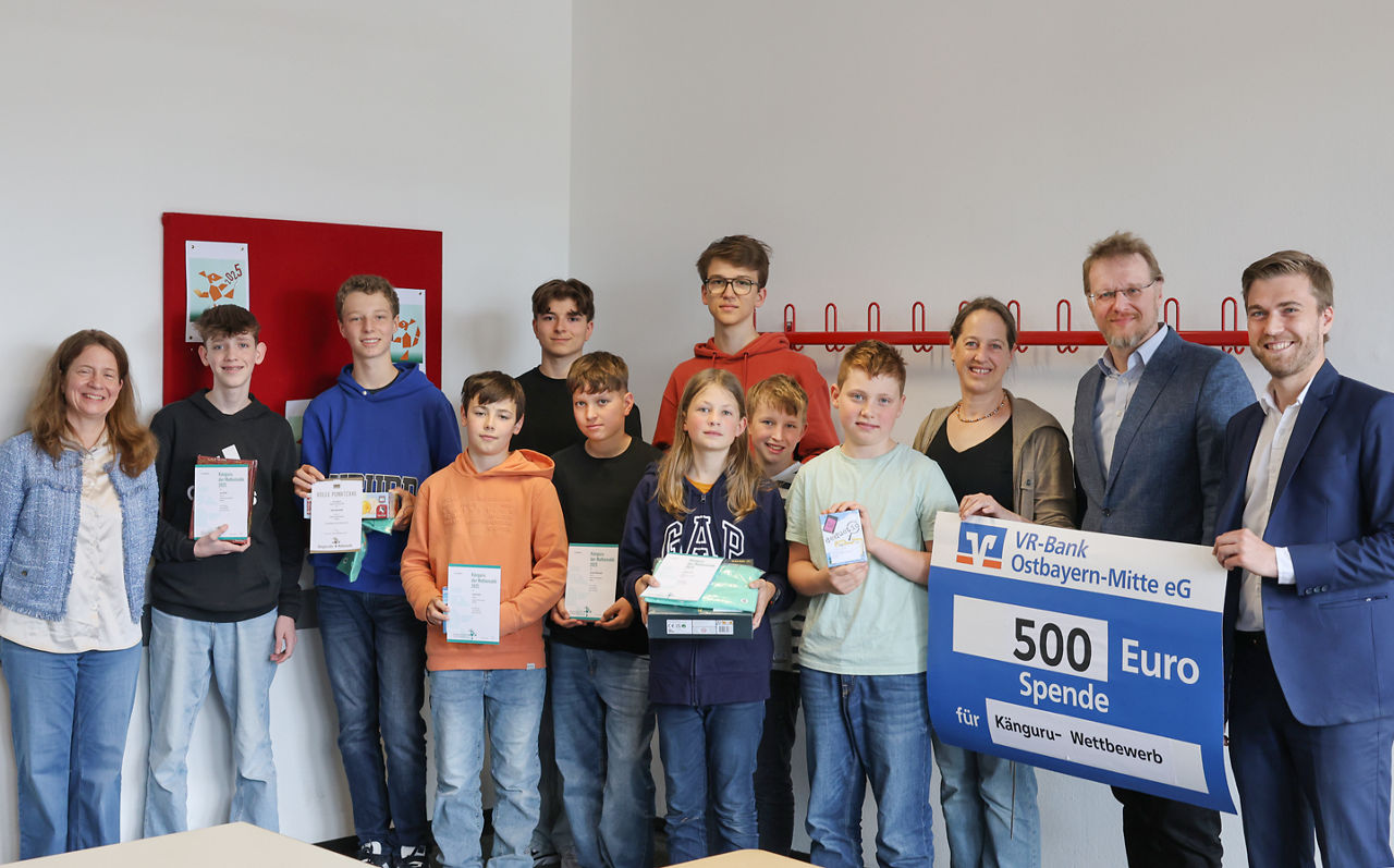 500 Euro Spende für Mathe-Wettbewerb
