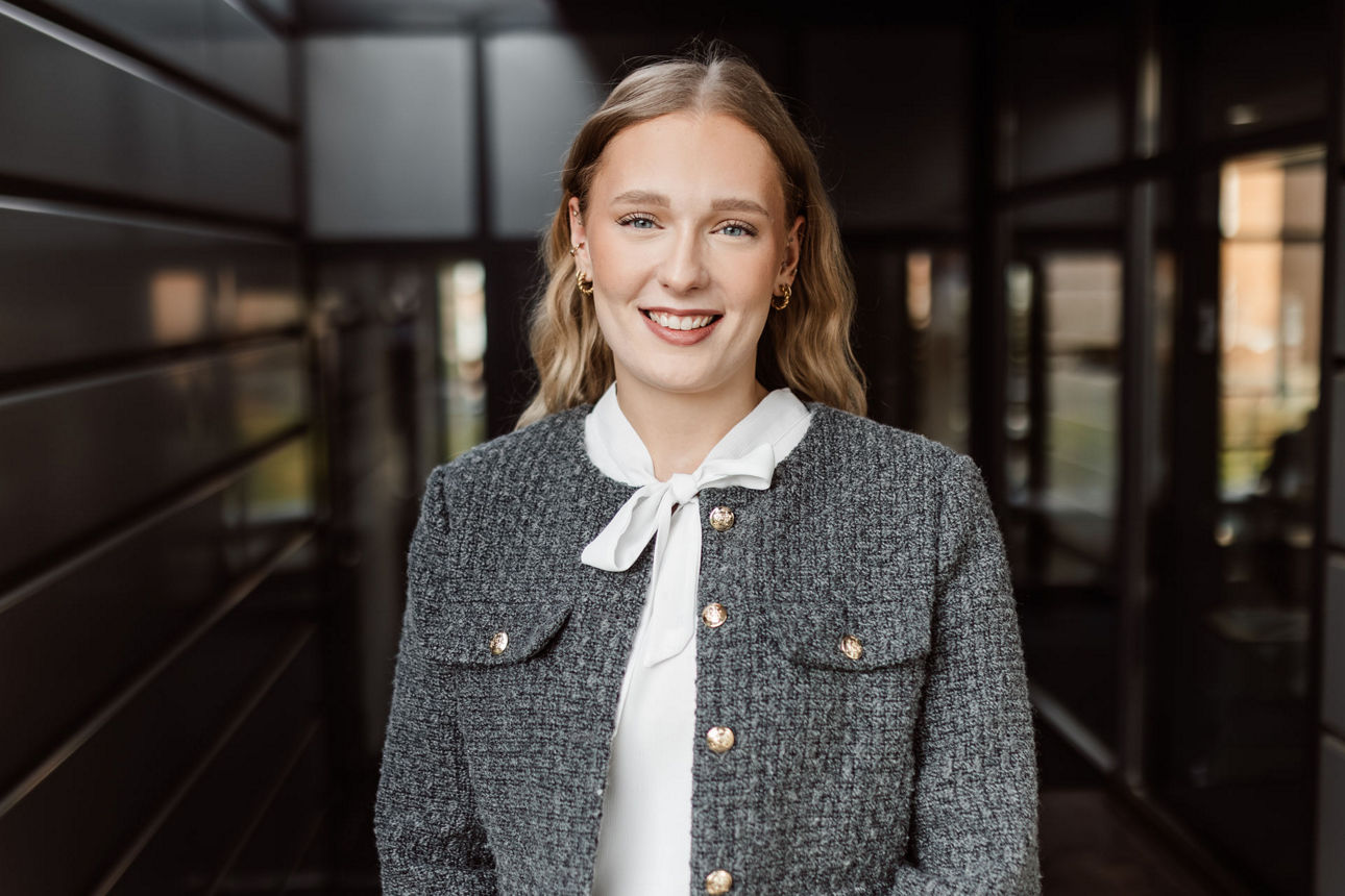 Mitarbeiterfoto Tina Förster, Assistenz Leitung Firmenkunden, Volksbank BRAWO