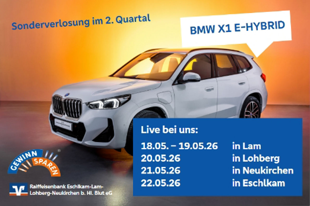 weißer BMW X1 E-HYBRID