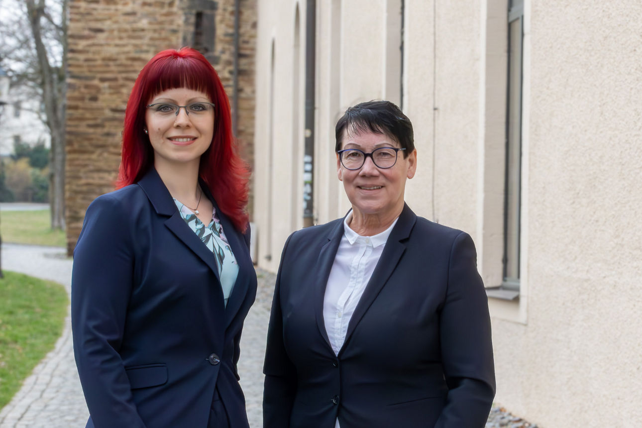 Bild Vorstand VR-Bank Mittelsachsen eG Anne Koschnick und Angelika Belletti