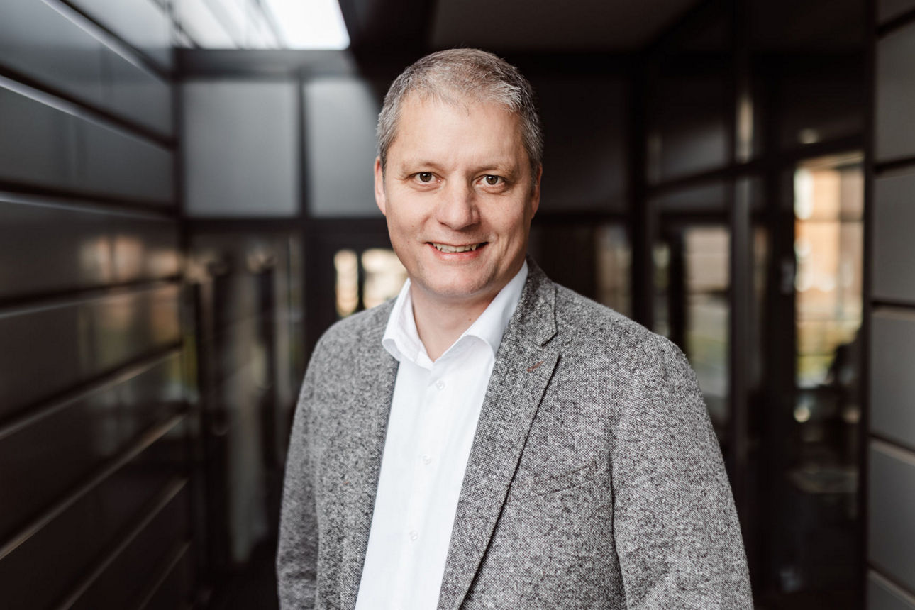 Mitarbeiterfoto Carsten Müller, Leitung Firmenkunden Mittelstand, Volksbank BRAWO