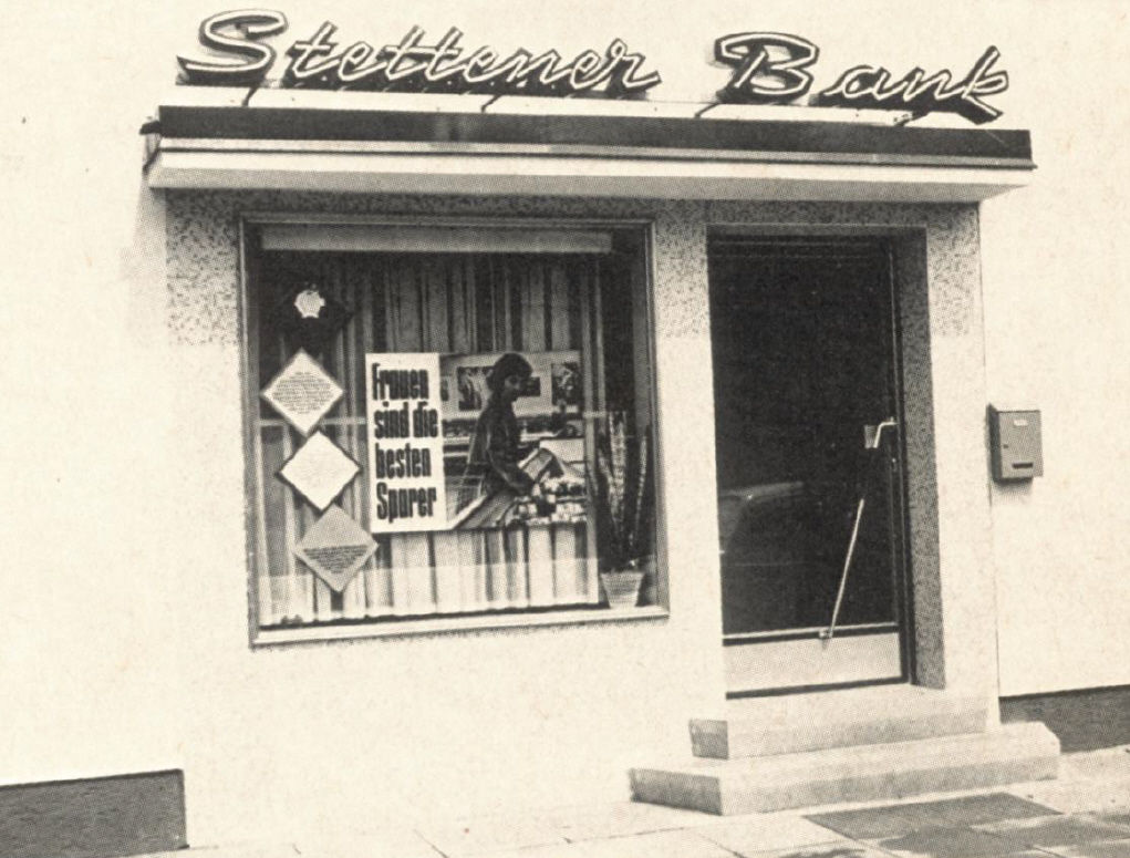 Dies ist das Äußere einer Bank namens „Stettner Bank“