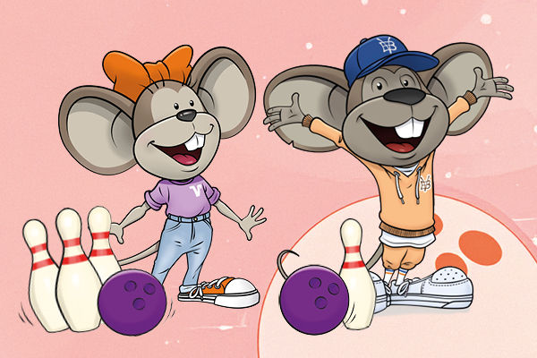 Hanni und Manni mit Bowlingkegeln und Kugeln