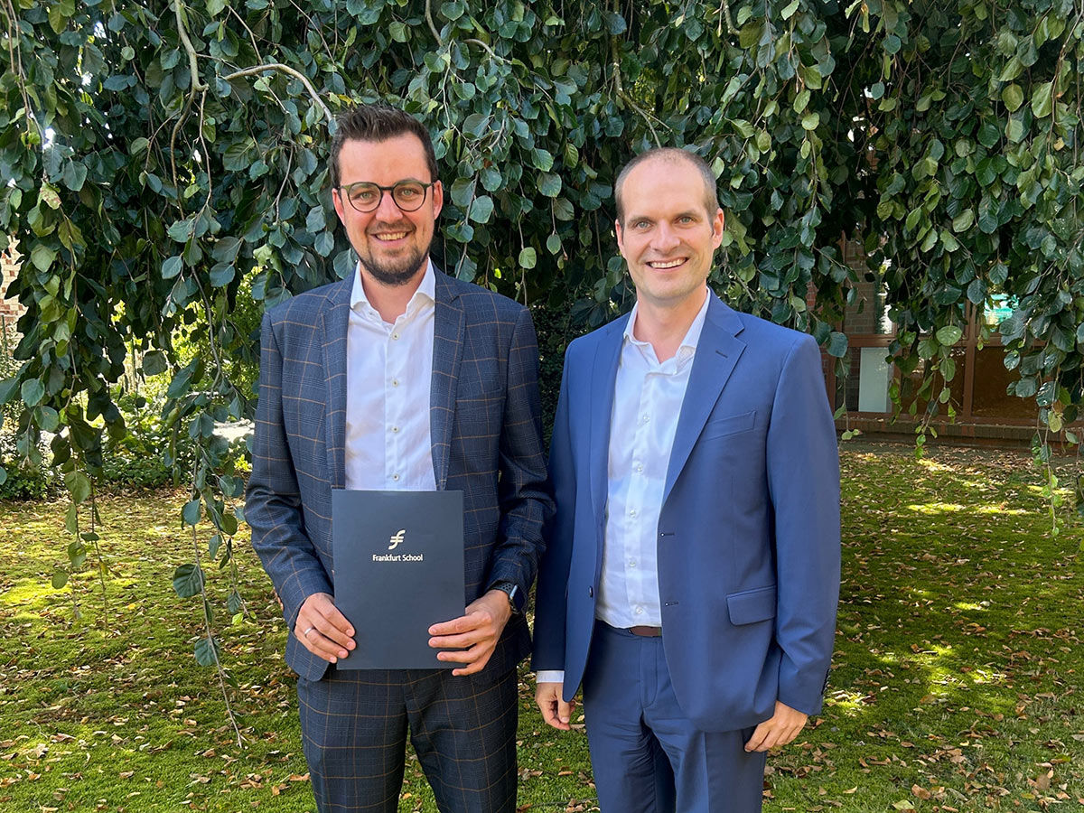 Foto (von links) Marco Dreckmann mit Fachvorstand Florian Averbeck